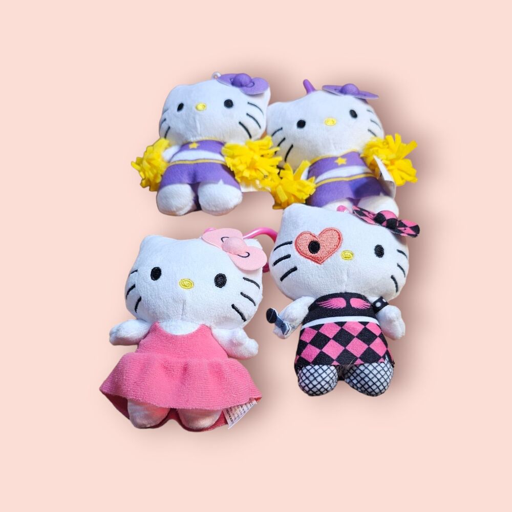 Lot of Hello Kitty plush keychains